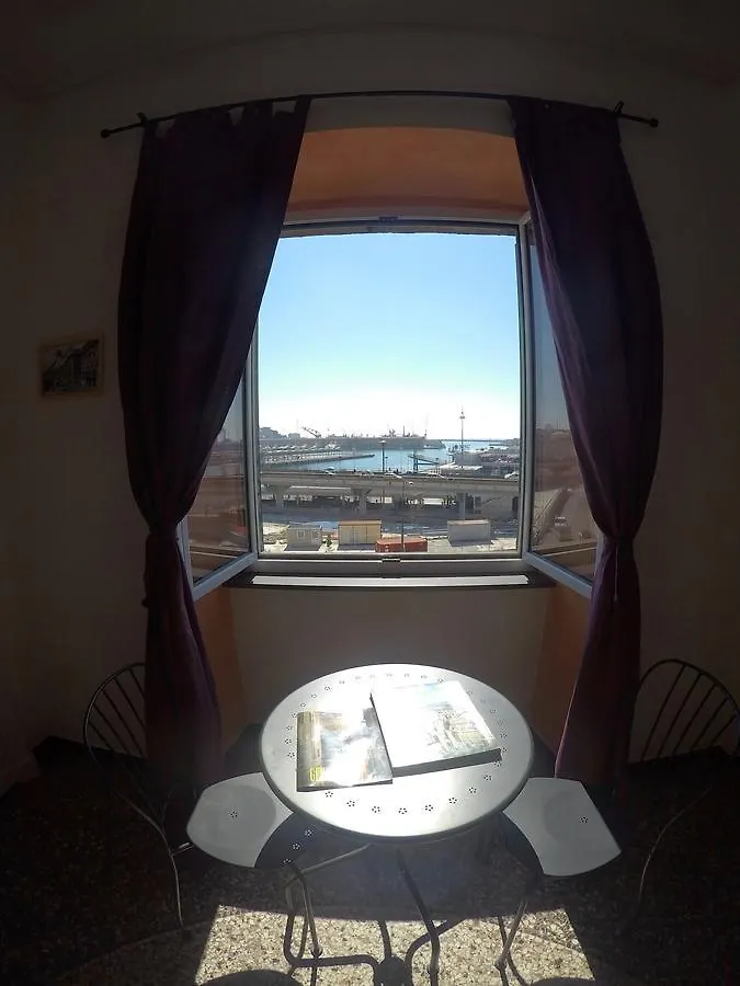 B&B Al Fronte Del Porto Gênes