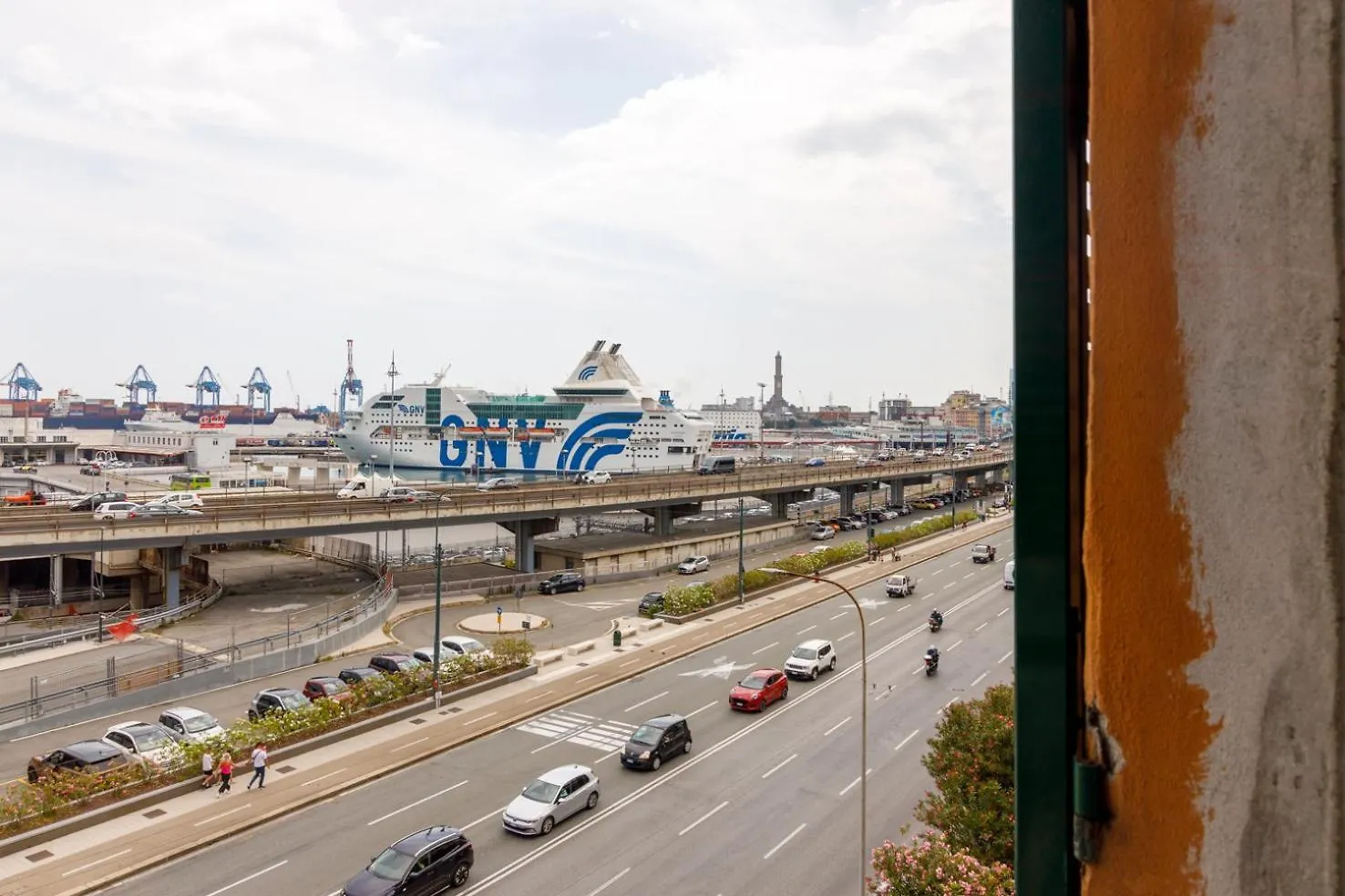 B&B Al Fronte Del Porto Genoa Italy