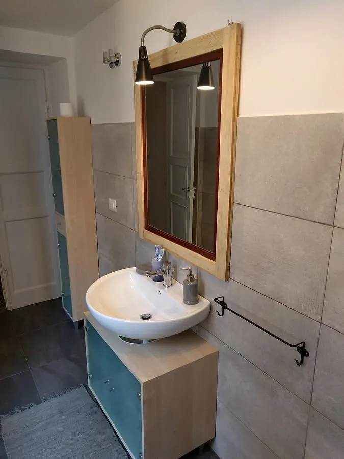 B&B Al Fronte Del Porto Genoa Bed & Breakfast